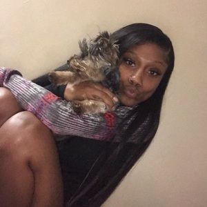 Meet your Posher, Mia